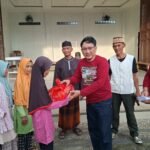 Komunitas Jeep Yang Tergabung Dalam Willys Lampung Comunity (WLC) Mengadakan Bakti Sosial Di Bulan Suci Ramadhan